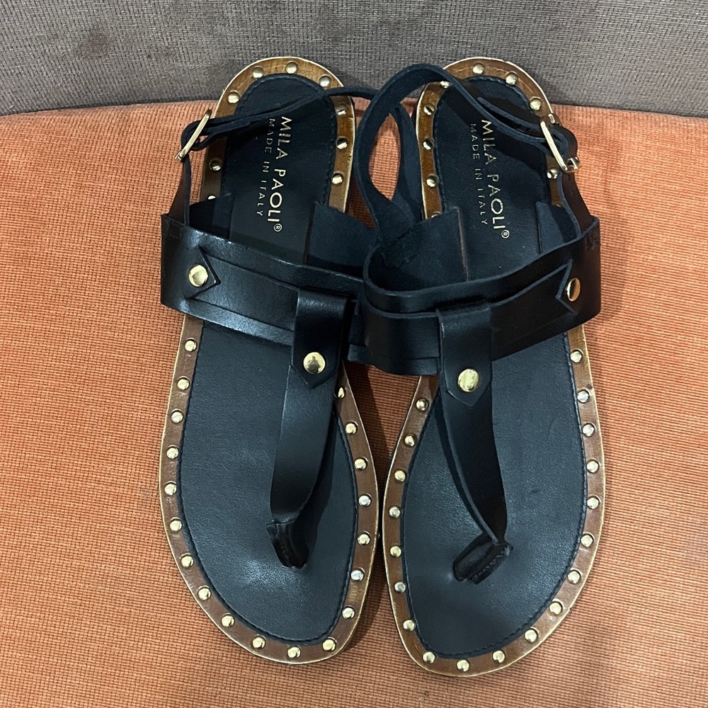 Mila Paoli Black Leather Sandals Golden hardware side buckle flats 8-8.5 US